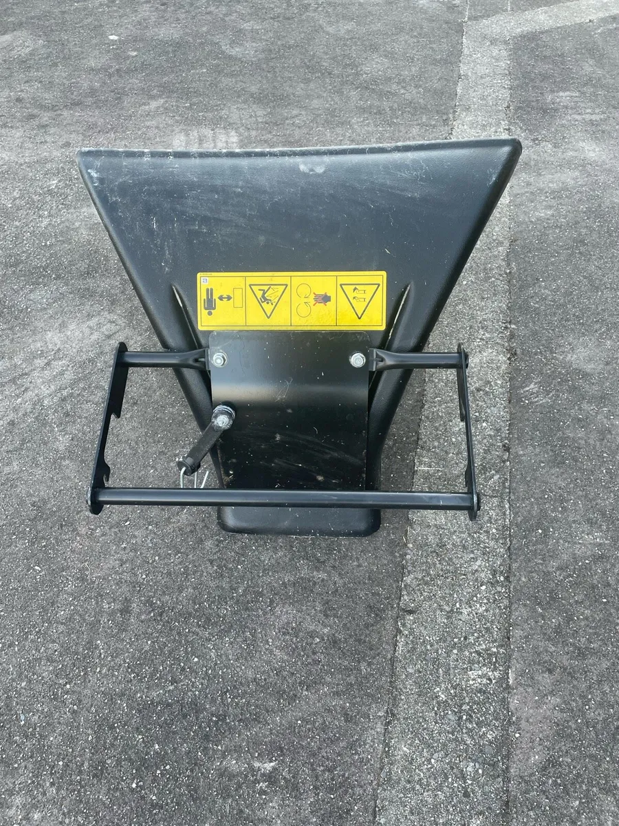 Grass deflector John Deere - Image 1