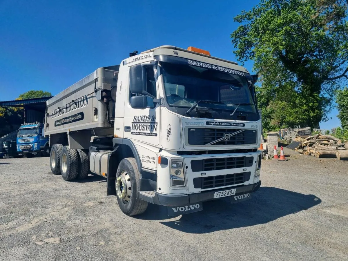 Volvo FM9 tipper - Image 1
