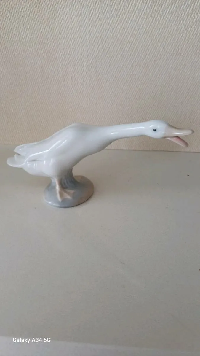 Vintage Lladro Goose Figurine