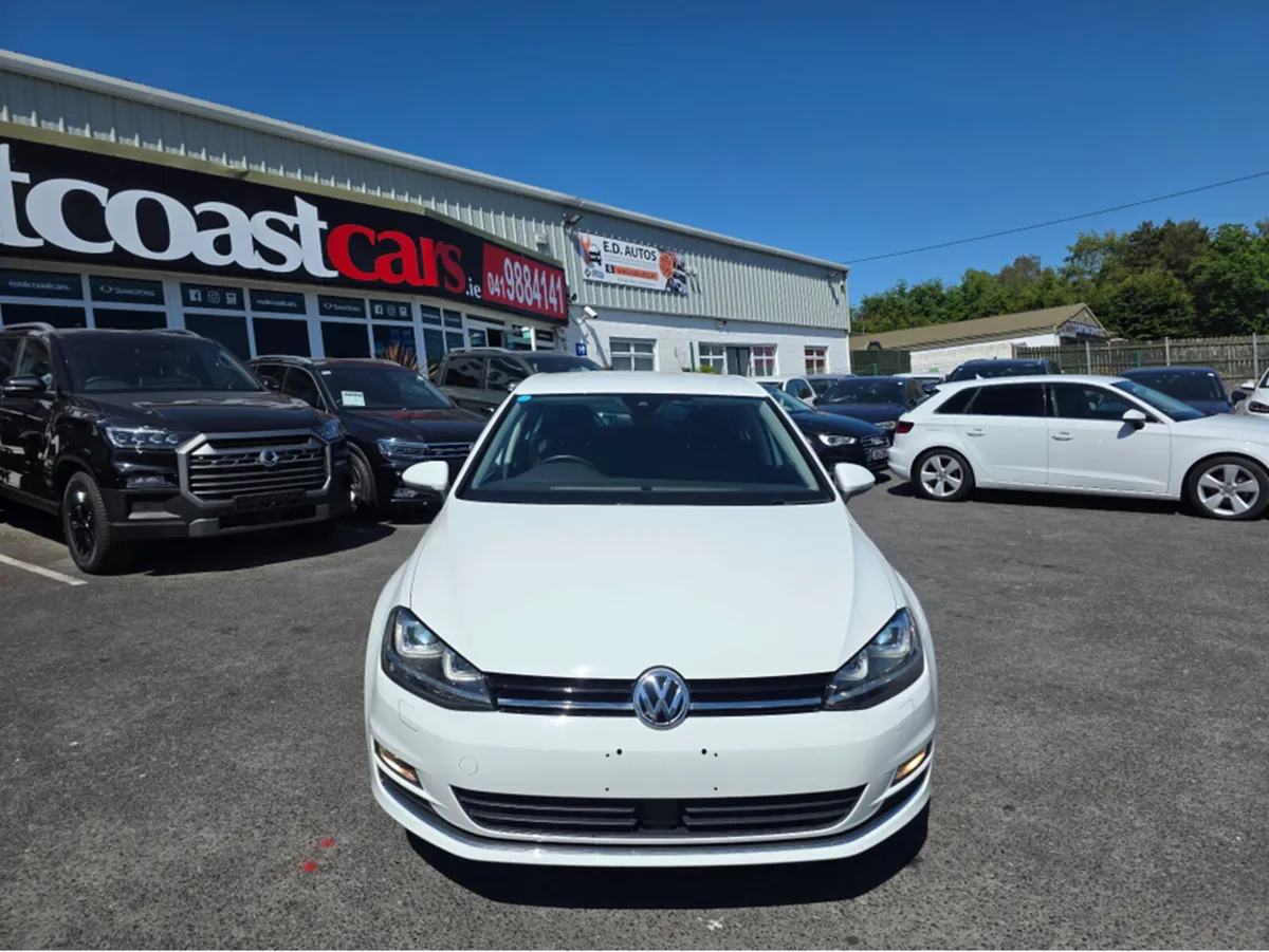 Volkswagen Golf 1.4 TSI  -REVERSE CAMERA  CARPLAY - Image 2