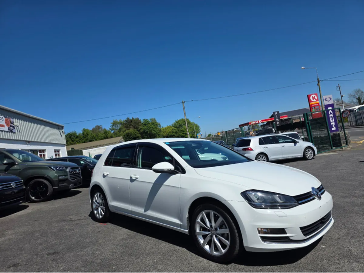 Volkswagen Golf 1.4 TSI  -REVERSE CAMERA  CARPLAY - Image 3