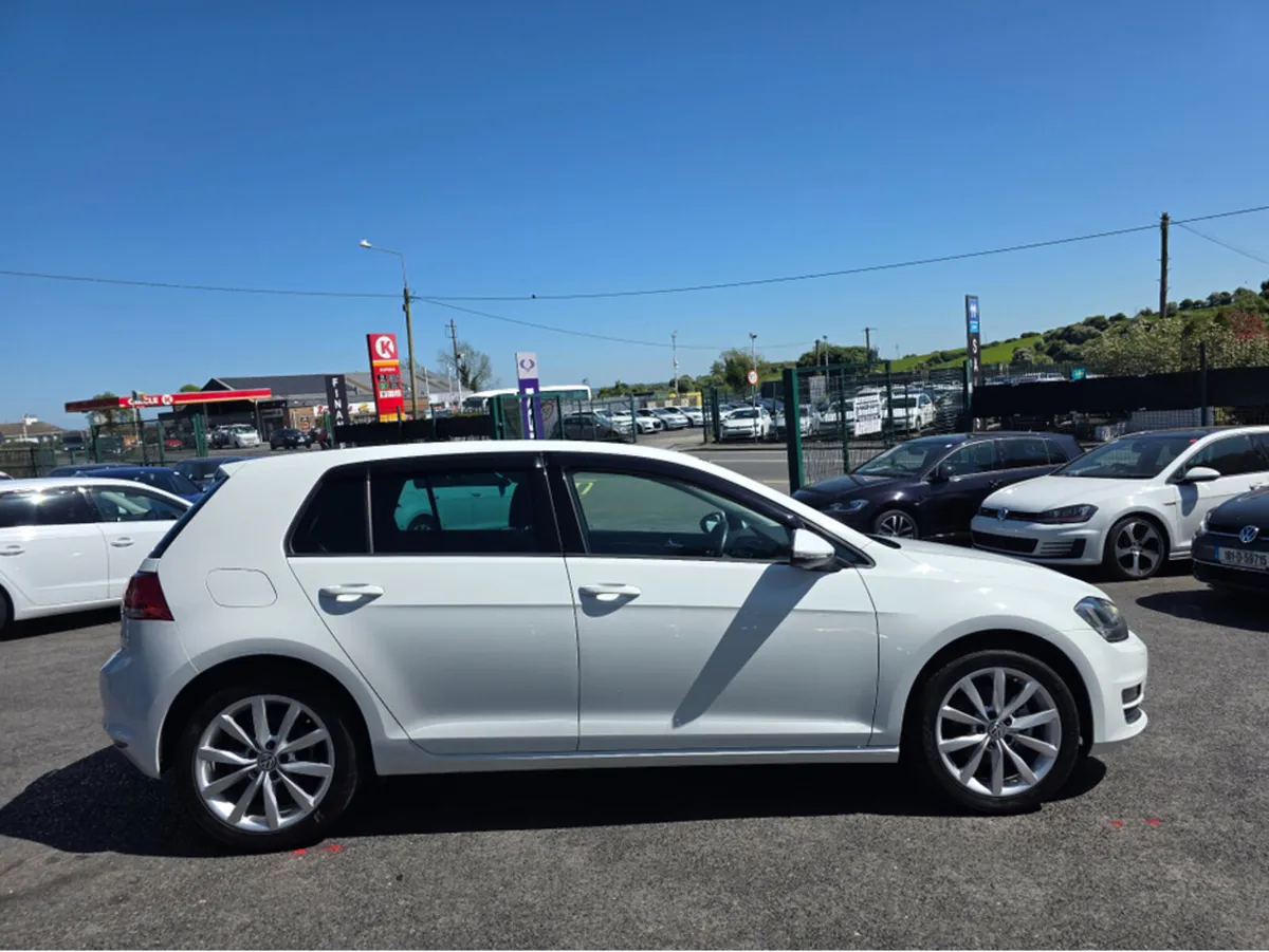 Volkswagen Golf 1.4 TSI  -REVERSE CAMERA  CARPLAY - Image 4
