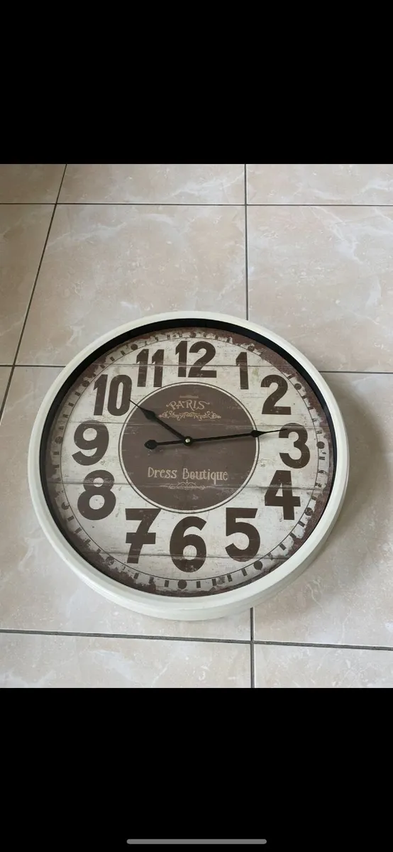 Chandelier and wall clock (Free) - Image 4