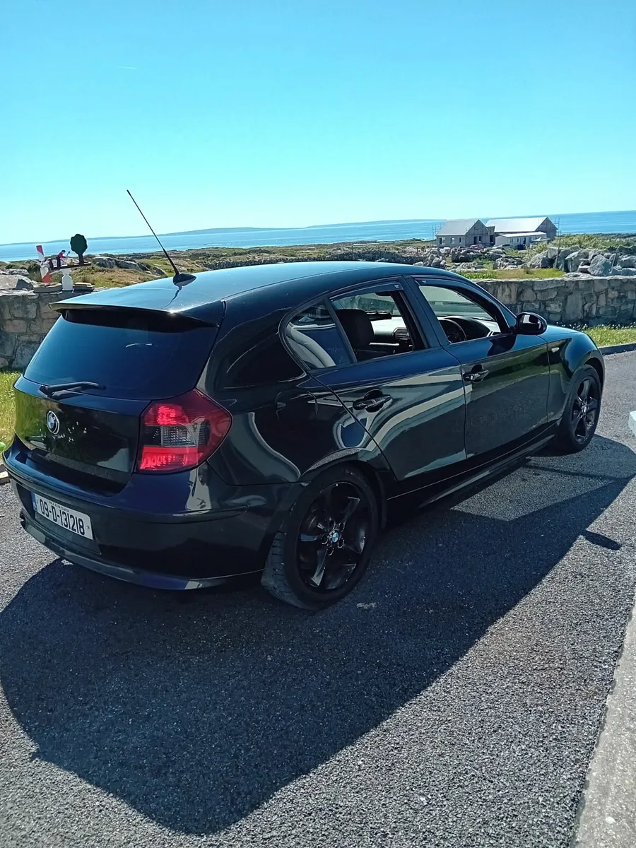 BMW 1-Series 2009 - Image 2