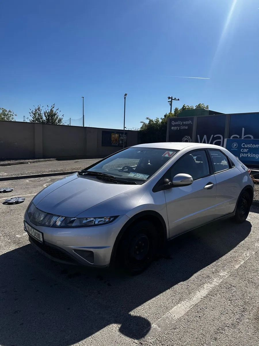 Honda Civic 2008 - Image 2