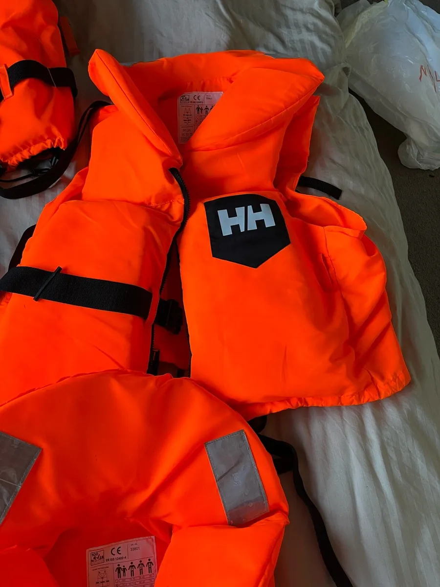 Life Jacket  near new - Image 3