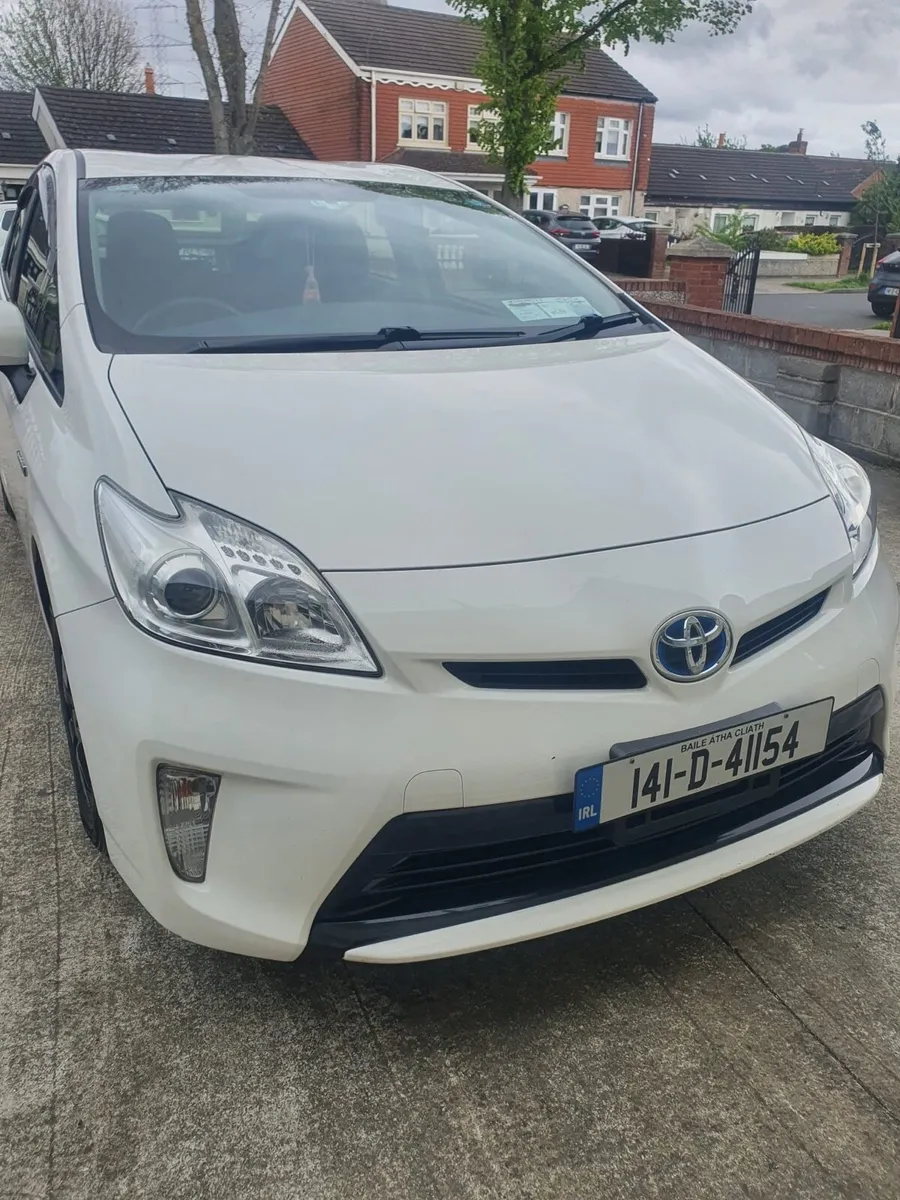 2014 Toyota Prius - Image 2