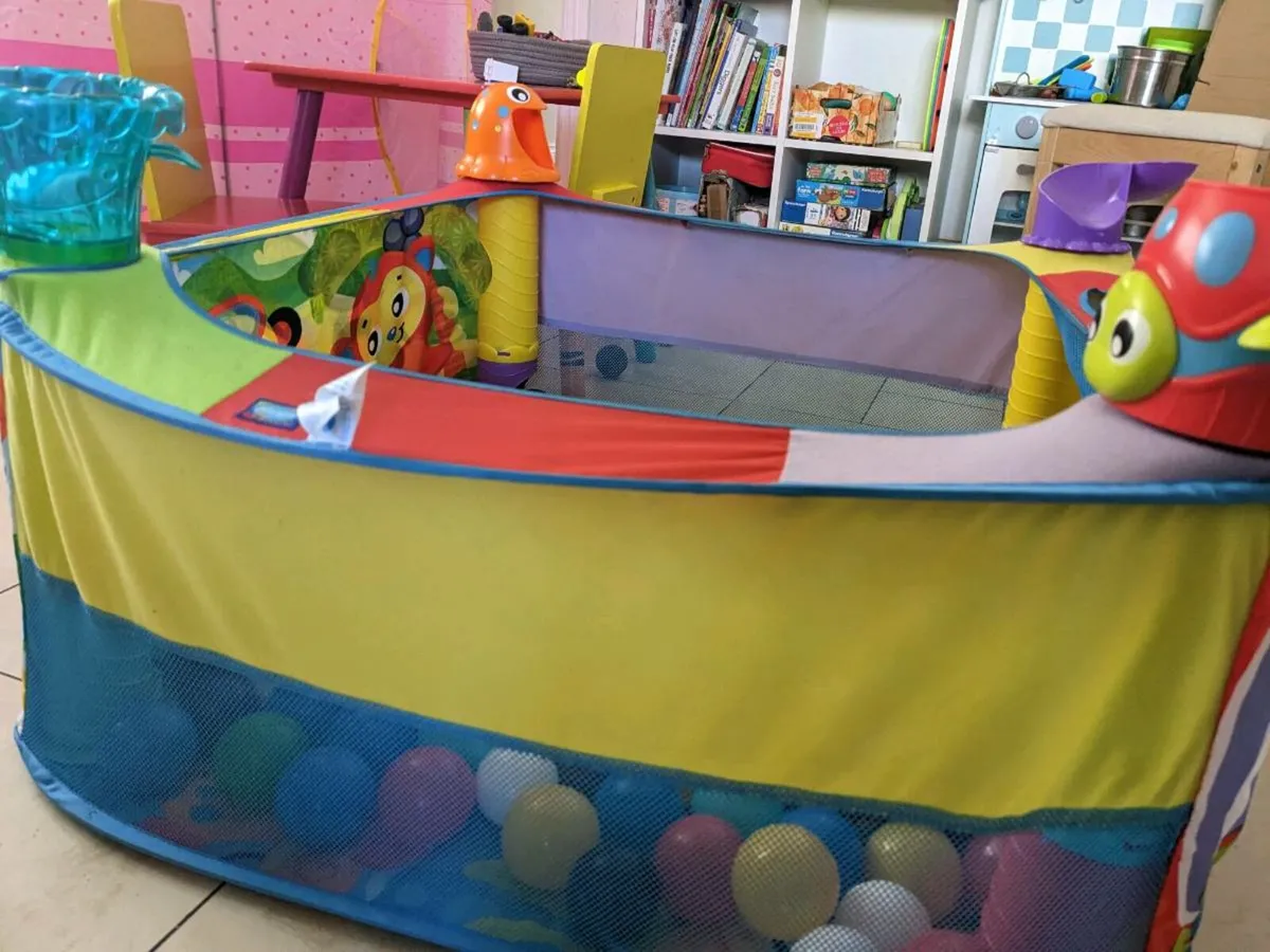 High chair and Ball pit - Image 3
