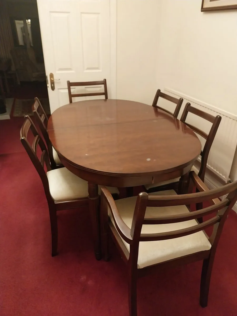 Solid mahogony dining table and chairs - Image 1