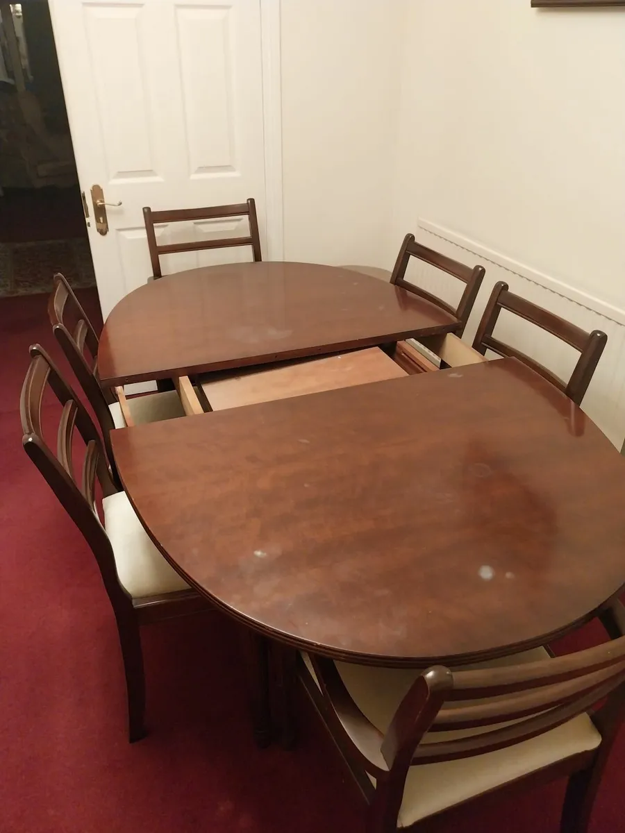 Solid mahogony dining table and chairs - Image 2