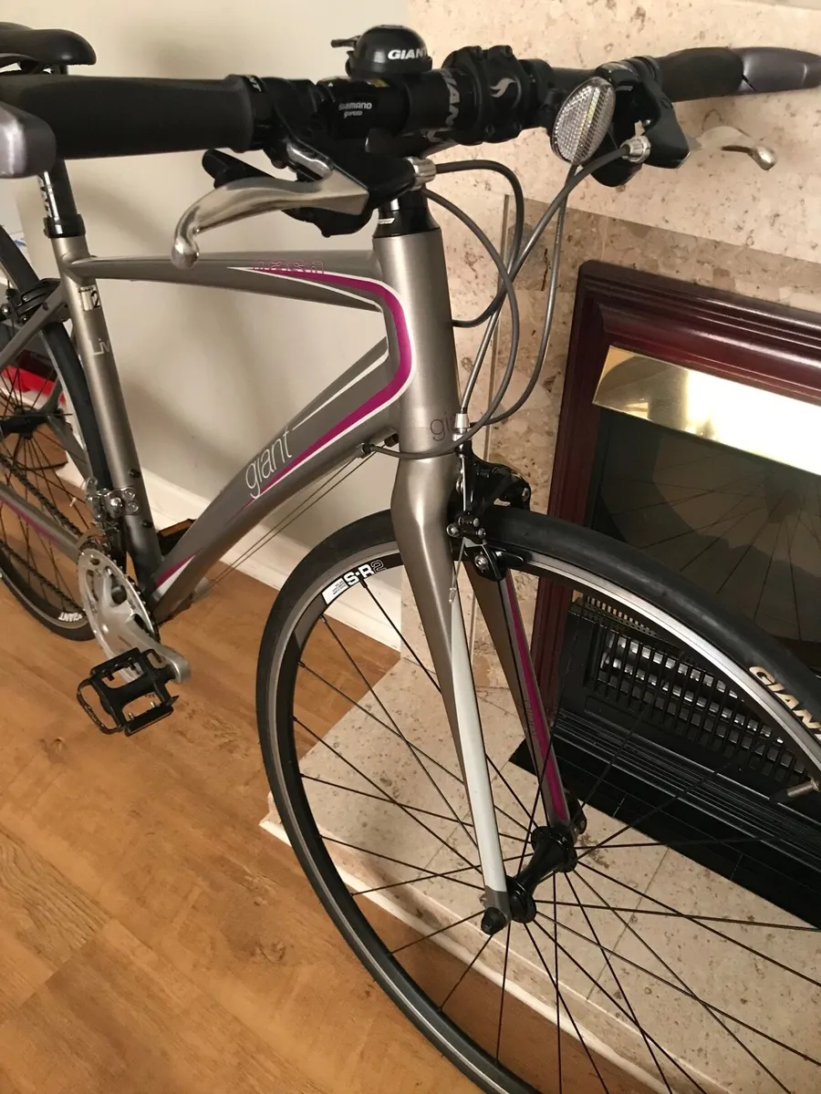 Giant Liv Dash Road Bike - Image 4