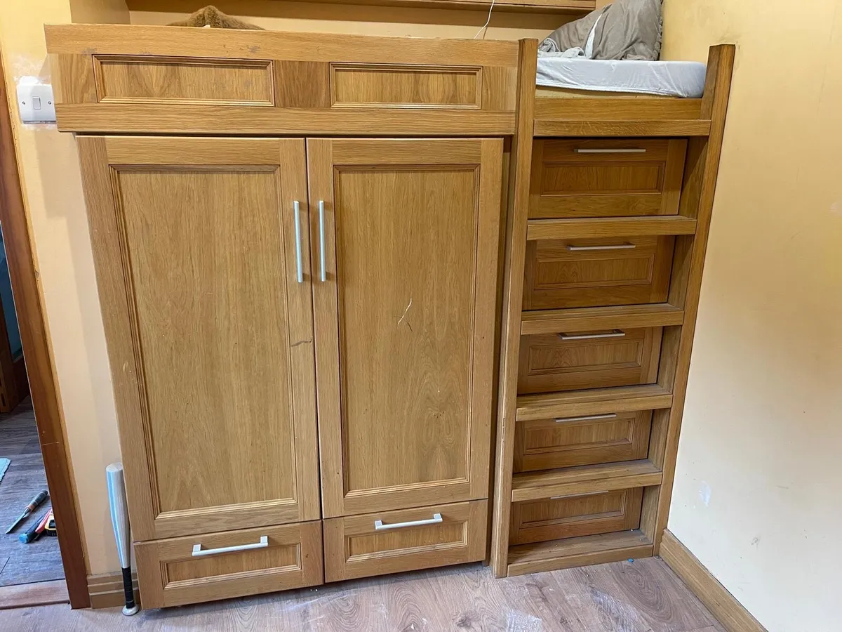 Oak bed and wardrobe - Image 1