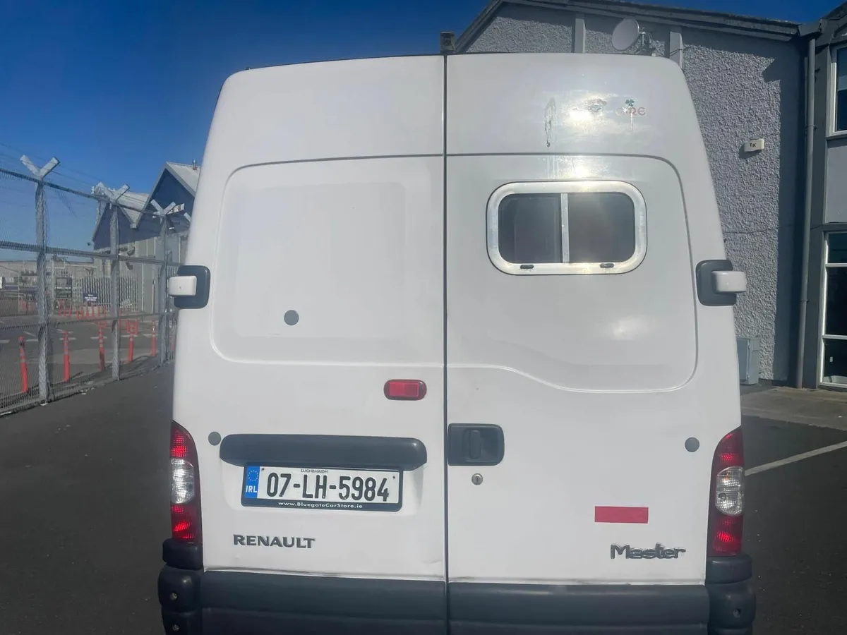 07  Off Grid Campervan - Image 3