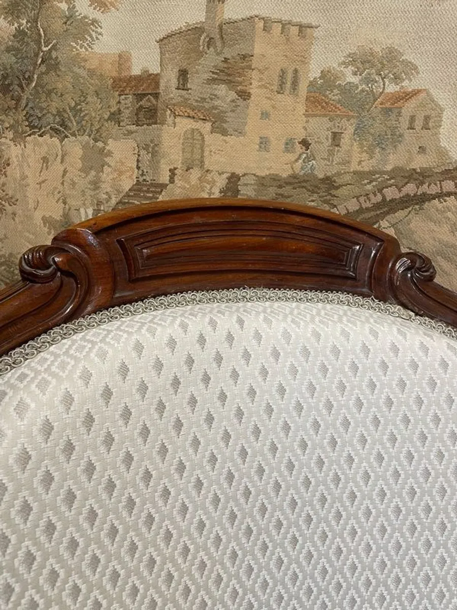 A Good Pair of Early 20th Century Mahogany Elbow Chairs - Image 3