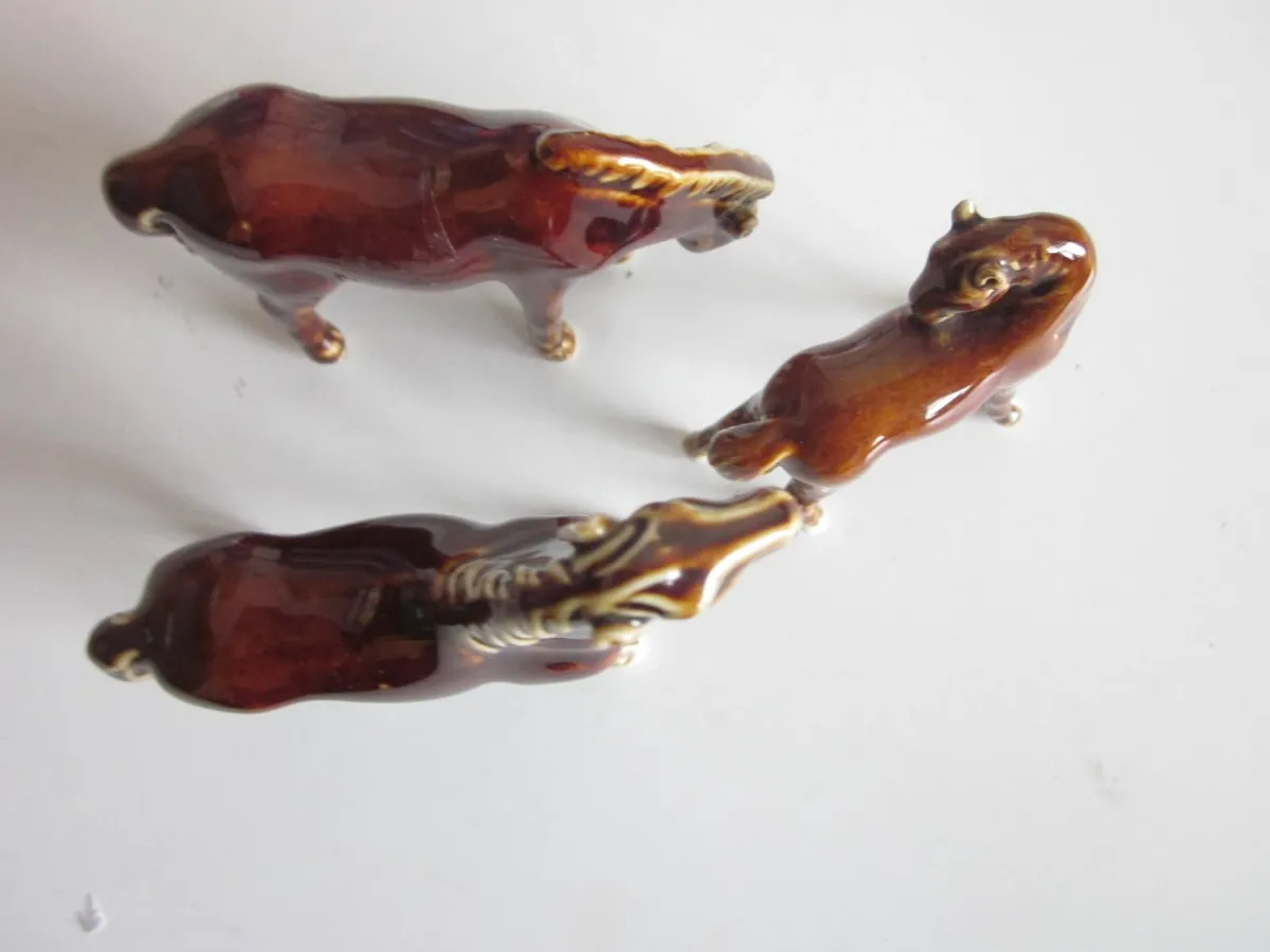 3 Vintage Small Swatow China Treacle Glazed Horses - Image 4