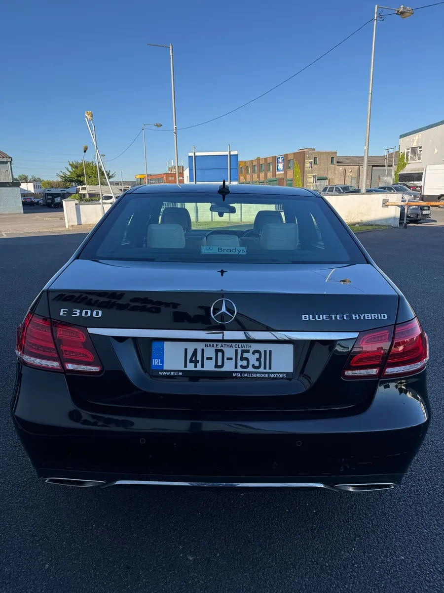 Mercedes E300 hybrid automatic - Image 4