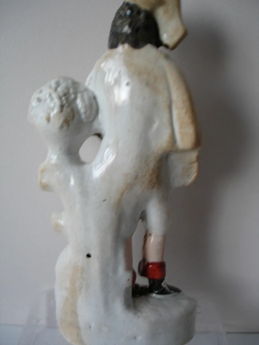StaffordshireFigure Musician accordion/dog c. - Image 2