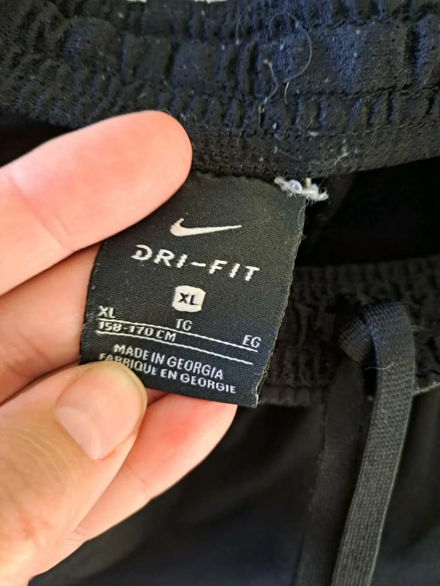 Free Nike tracksuit pants size XL black - Image 3