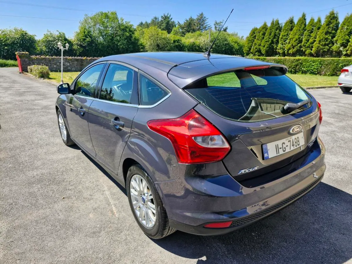 2011 ford focus Titanium - Image 4