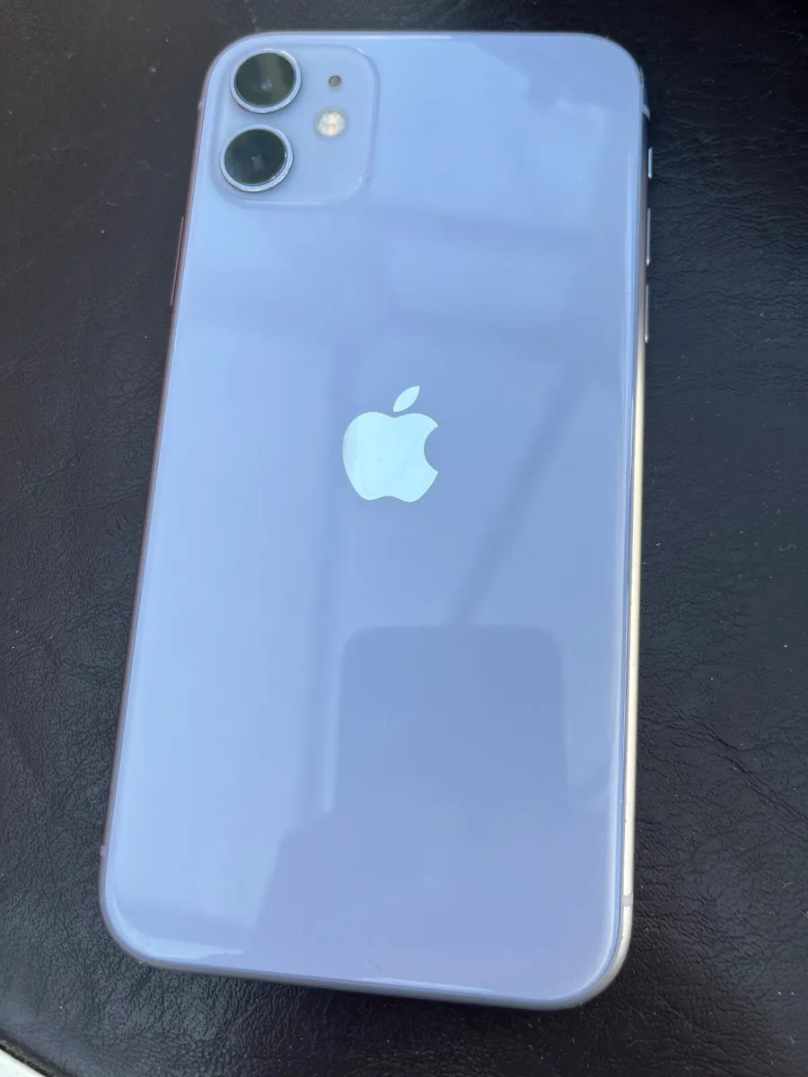 iPhone 11 - Image 1