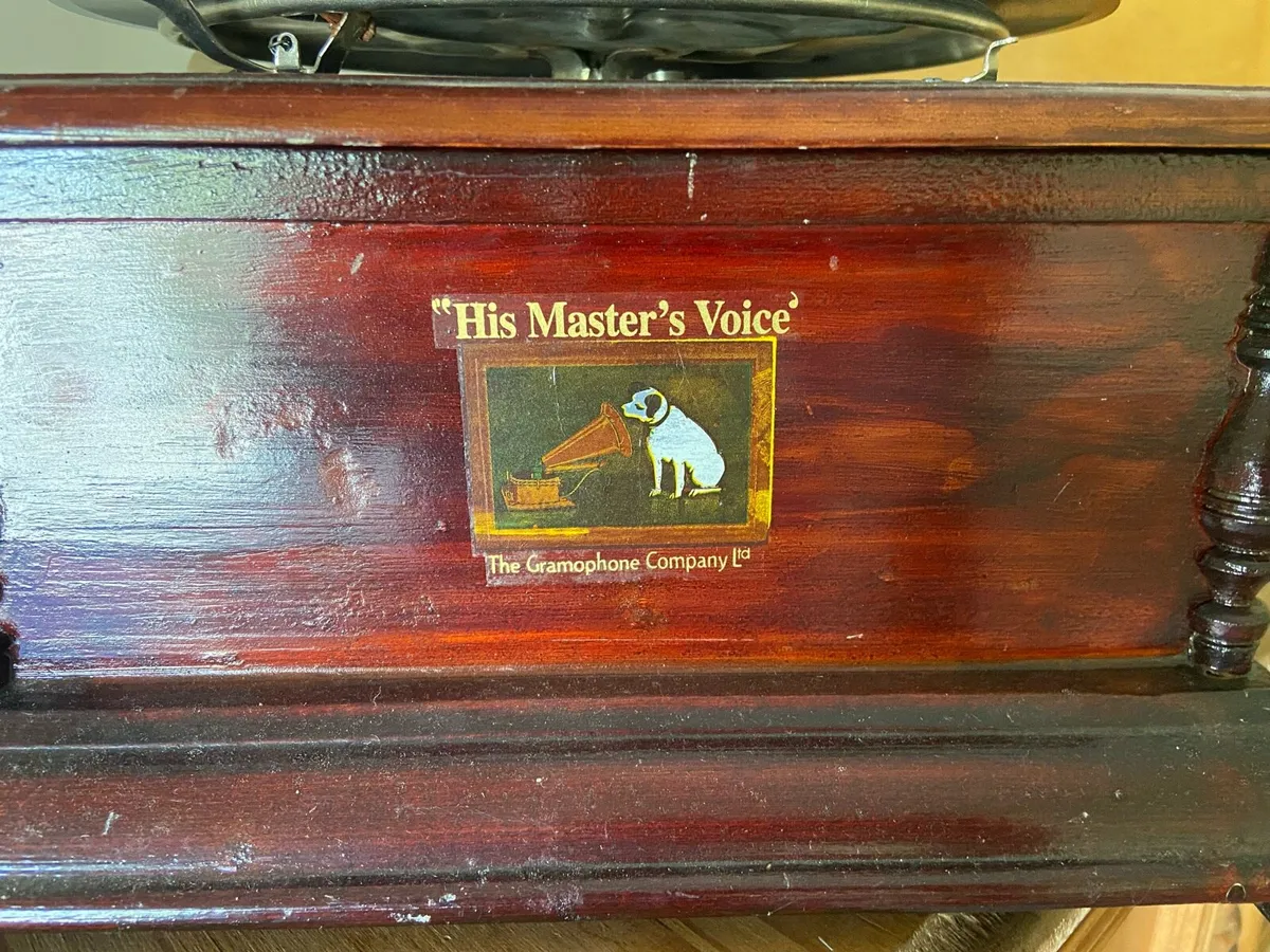 Gramophone HMV - Image 2