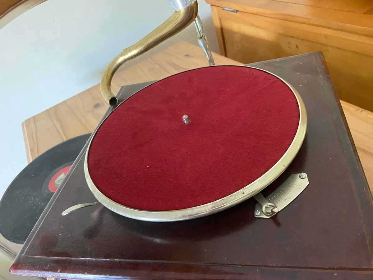 Gramophone HMV - Image 3