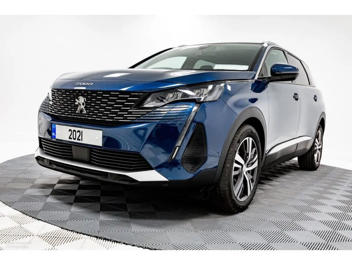 Peugeot 5008 Allure Premium 1.5 Diesel 130HP - Image 3