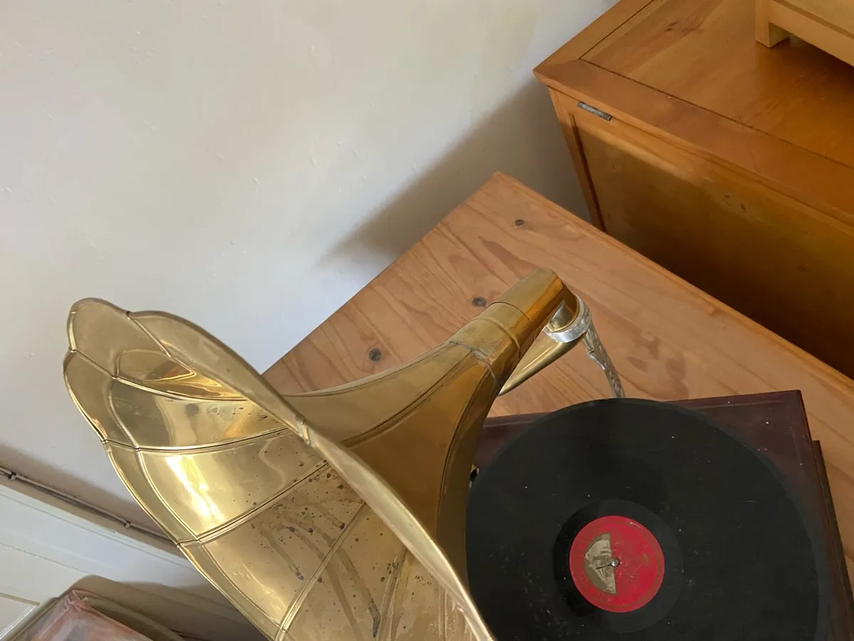 Gramophone HMV - Image 4