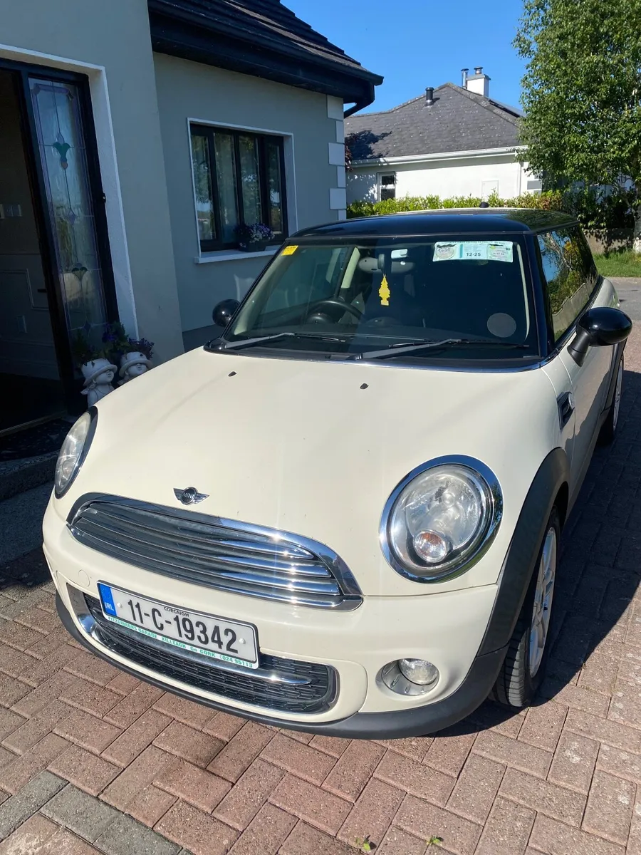 Mini Cooper 2011 - Image 1