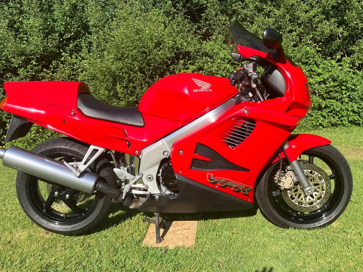Mint Honda VFR 750 RC36 - Image 1