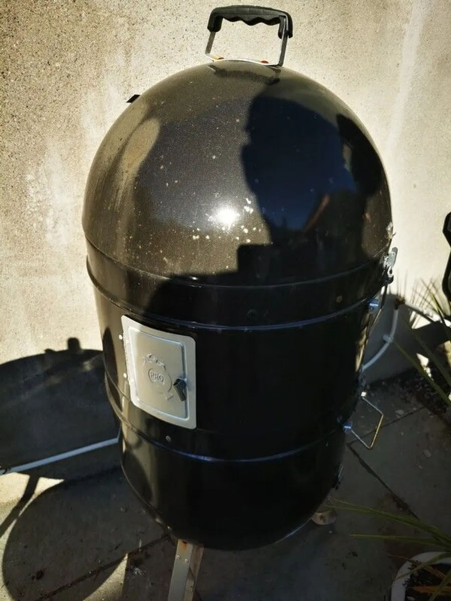 BBQ Smoker - Image 1