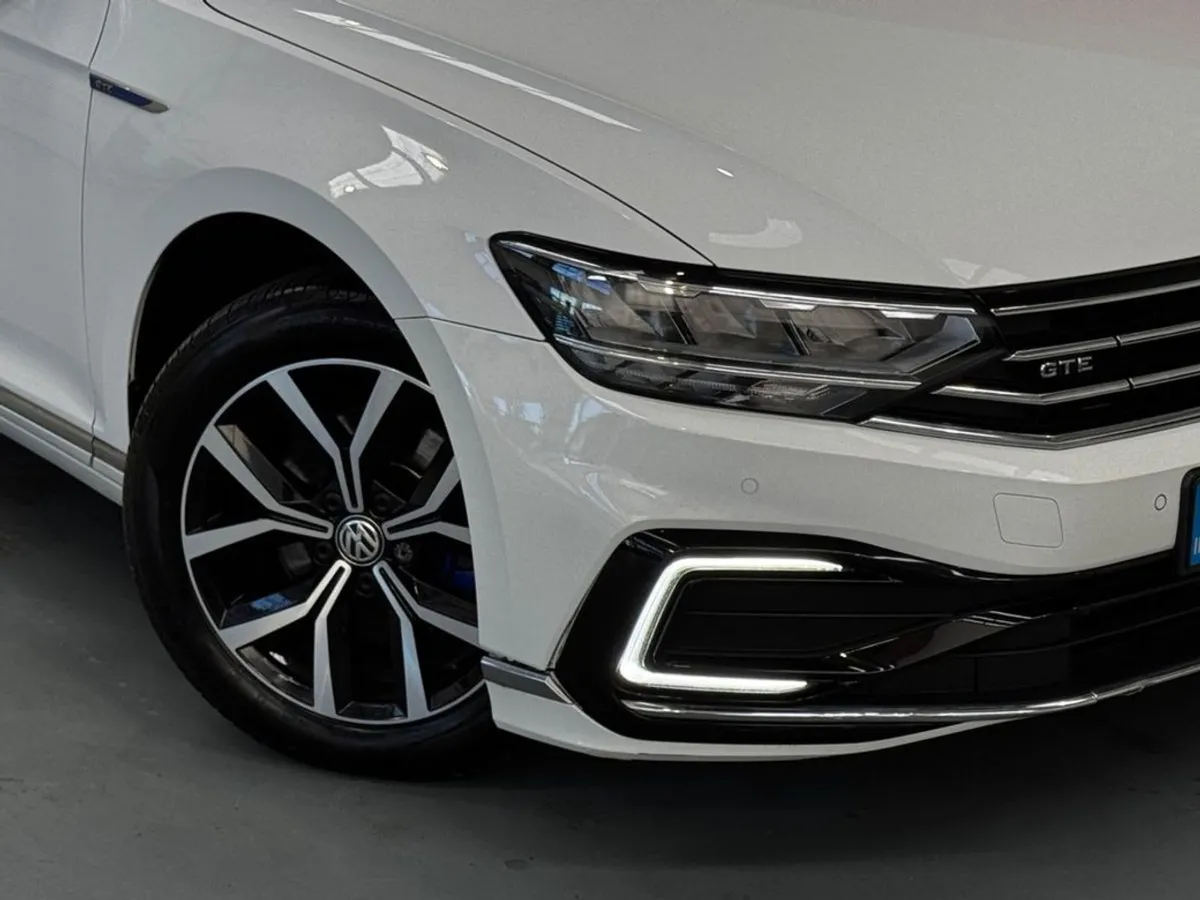 Volkswagen Passat GTE Dsg  Black Leather - Image 2