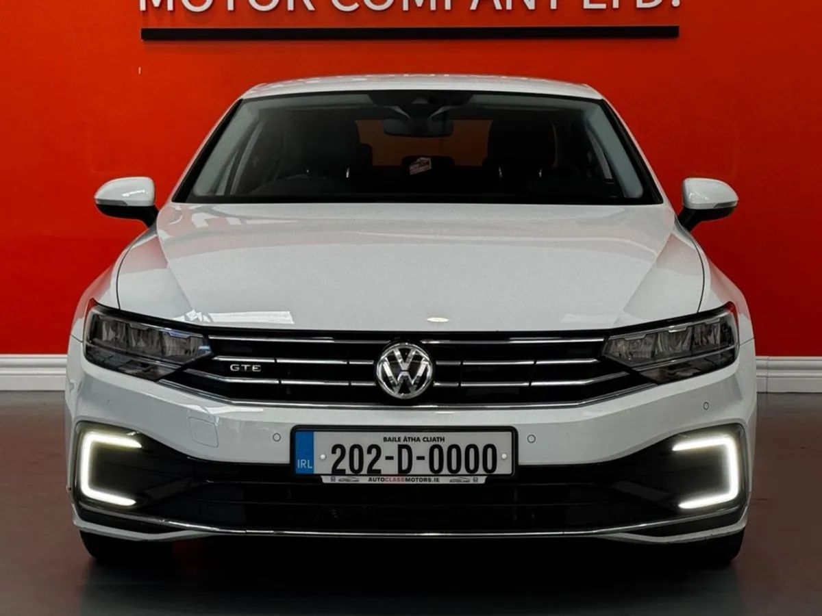 Volkswagen Passat GTE Dsg  Black Leather - Image 3