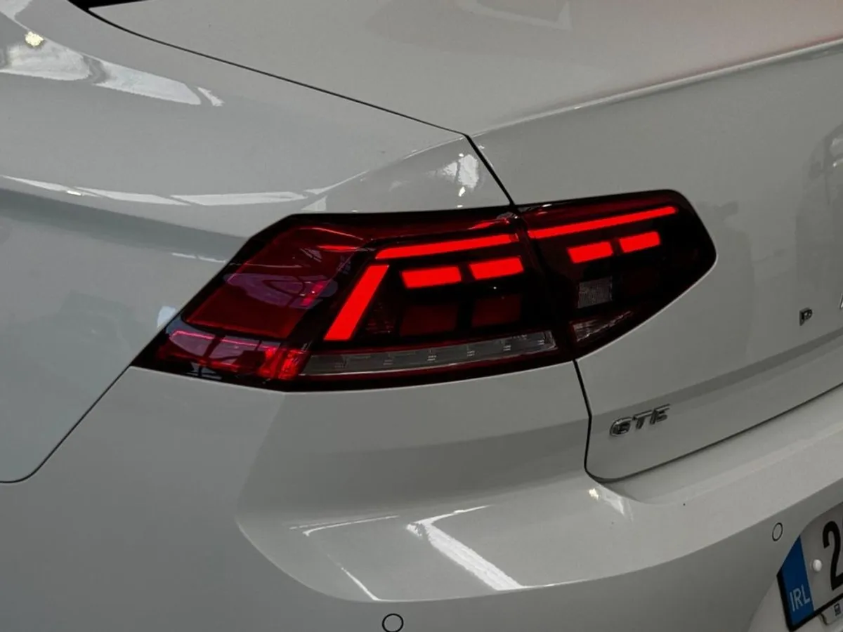 Volkswagen Passat GTE Dsg  Black Leather - Image 4