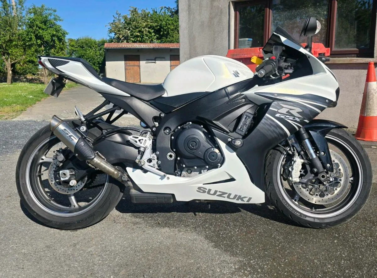 GSXR 600 Rare model - Image 1