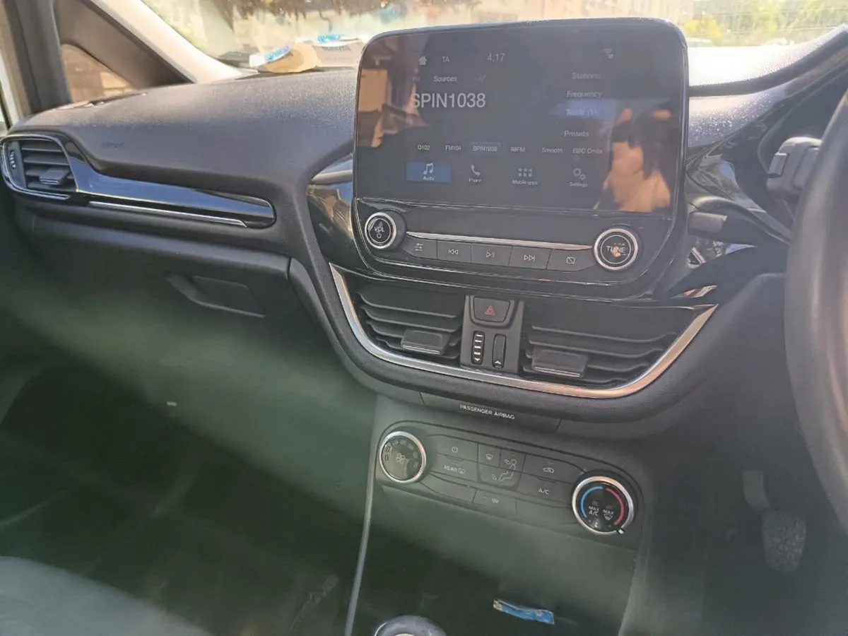 Ford fiesta - Image 2