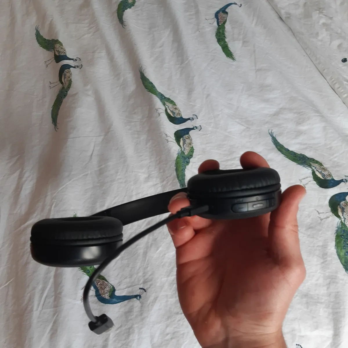 Bluetooth Headphones - Image 2