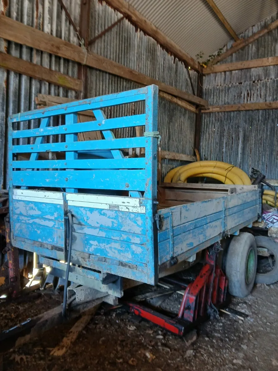 Trailer - Image 1