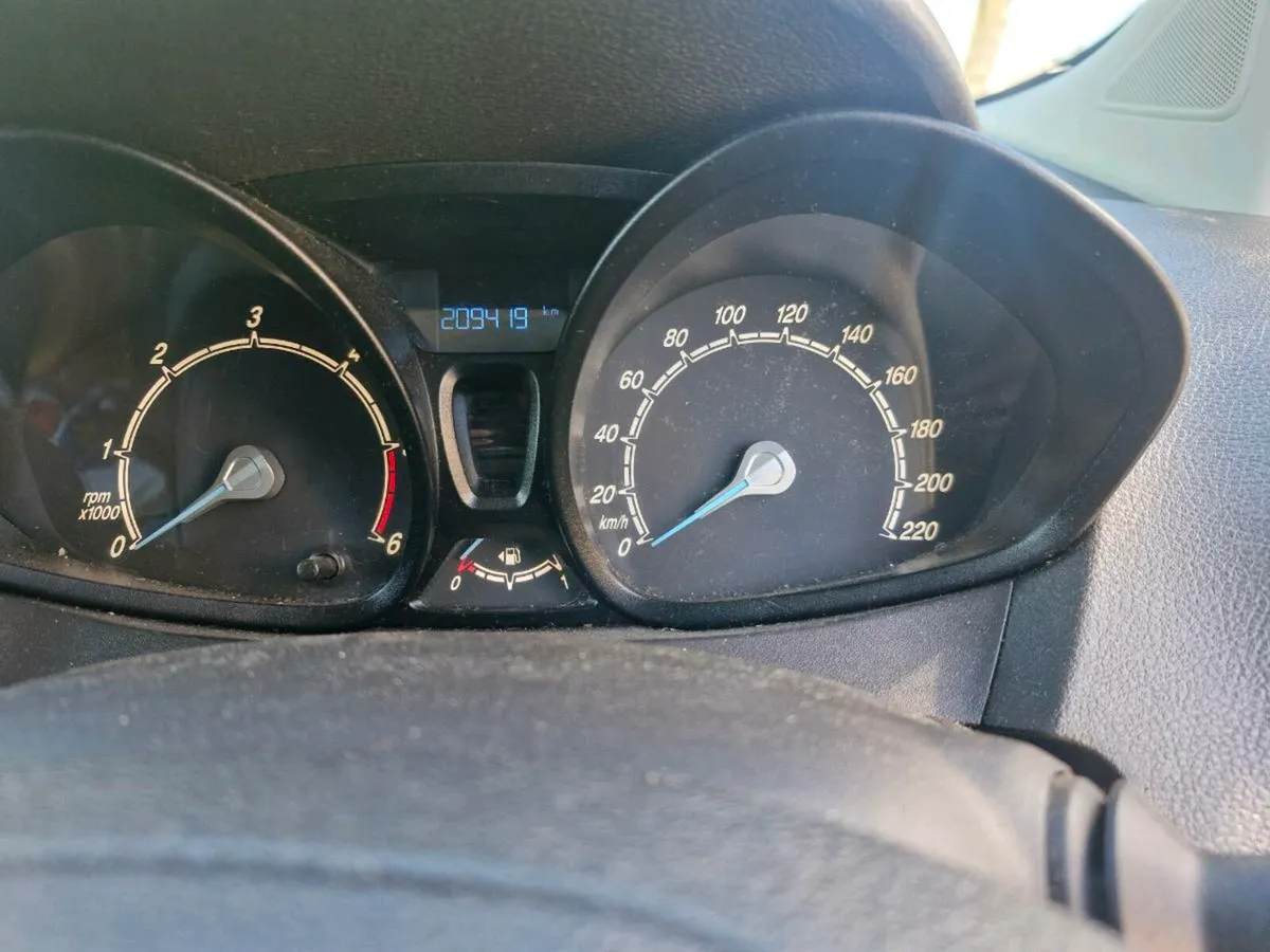 Ford courier - Image 3