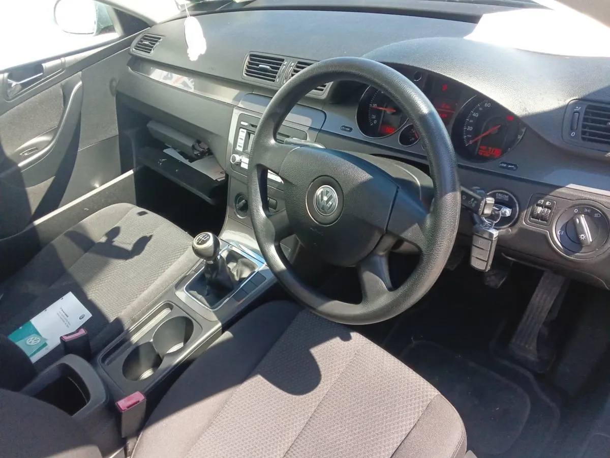 Volkswagen Passat 1.9 TDI S 105BHP - Image 4