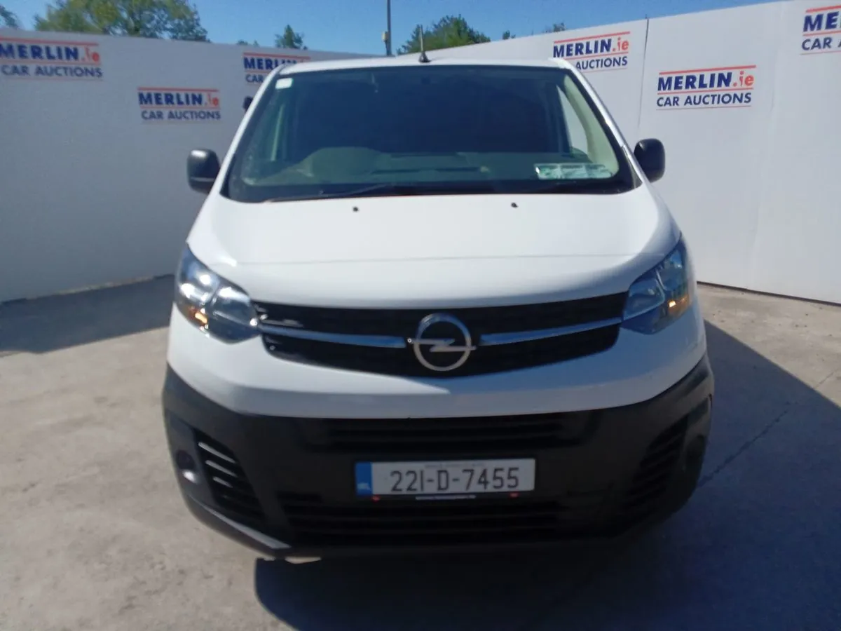 Nissan NV400 L2 H2 FWD 135 My20 2299 - Image 1