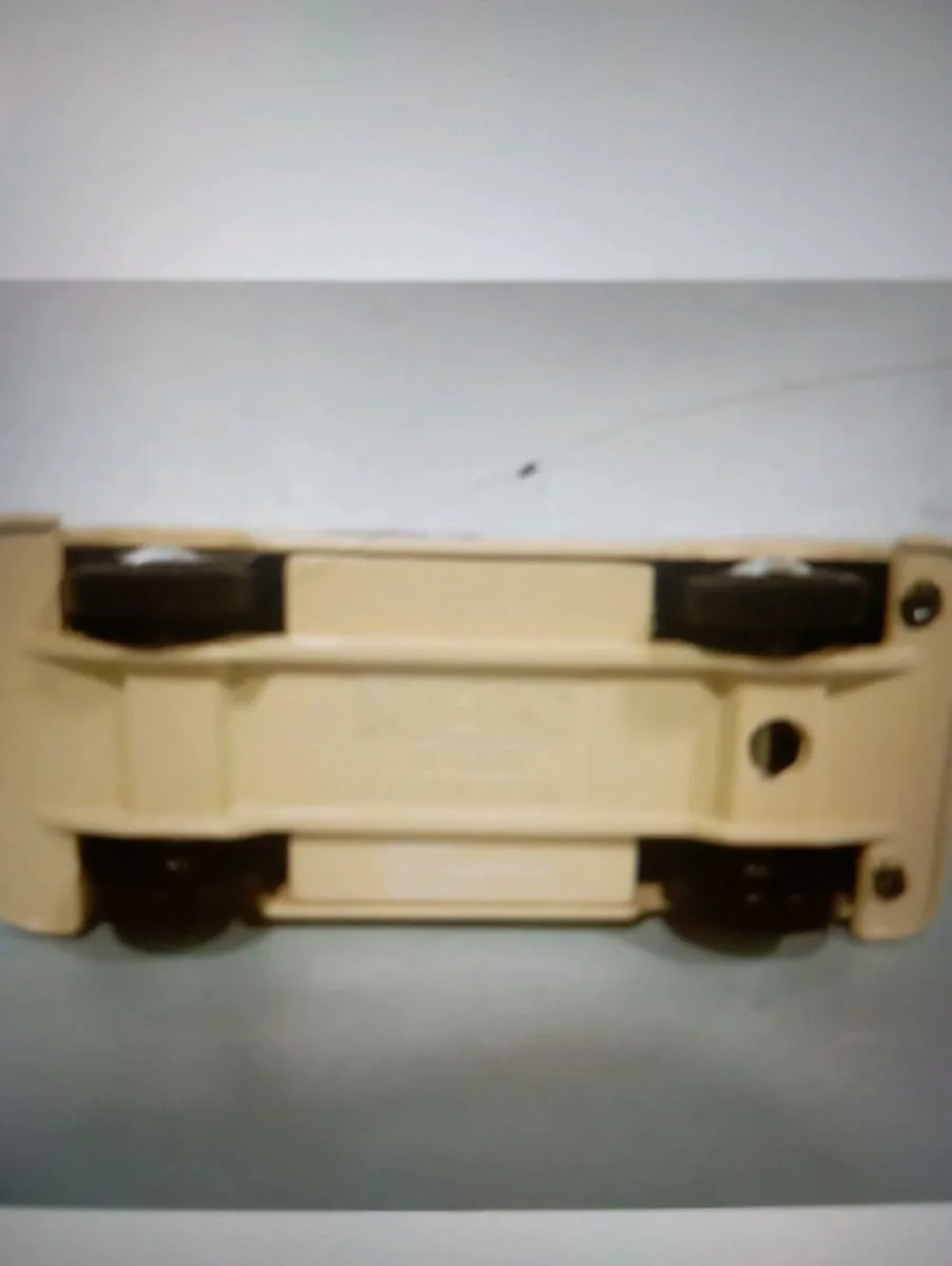 LlEDO  DIE-CAST  DAYS GONE  NESCAFE VW   VAN - Image 3
