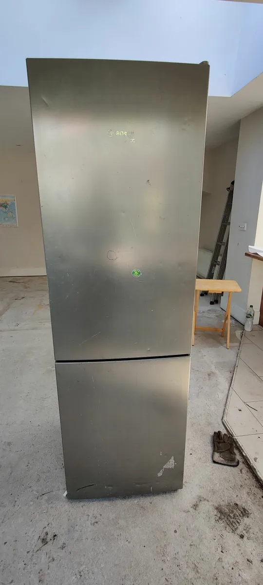 Kitchen cabinets with hob, fan, fridge freezer - Image 2
