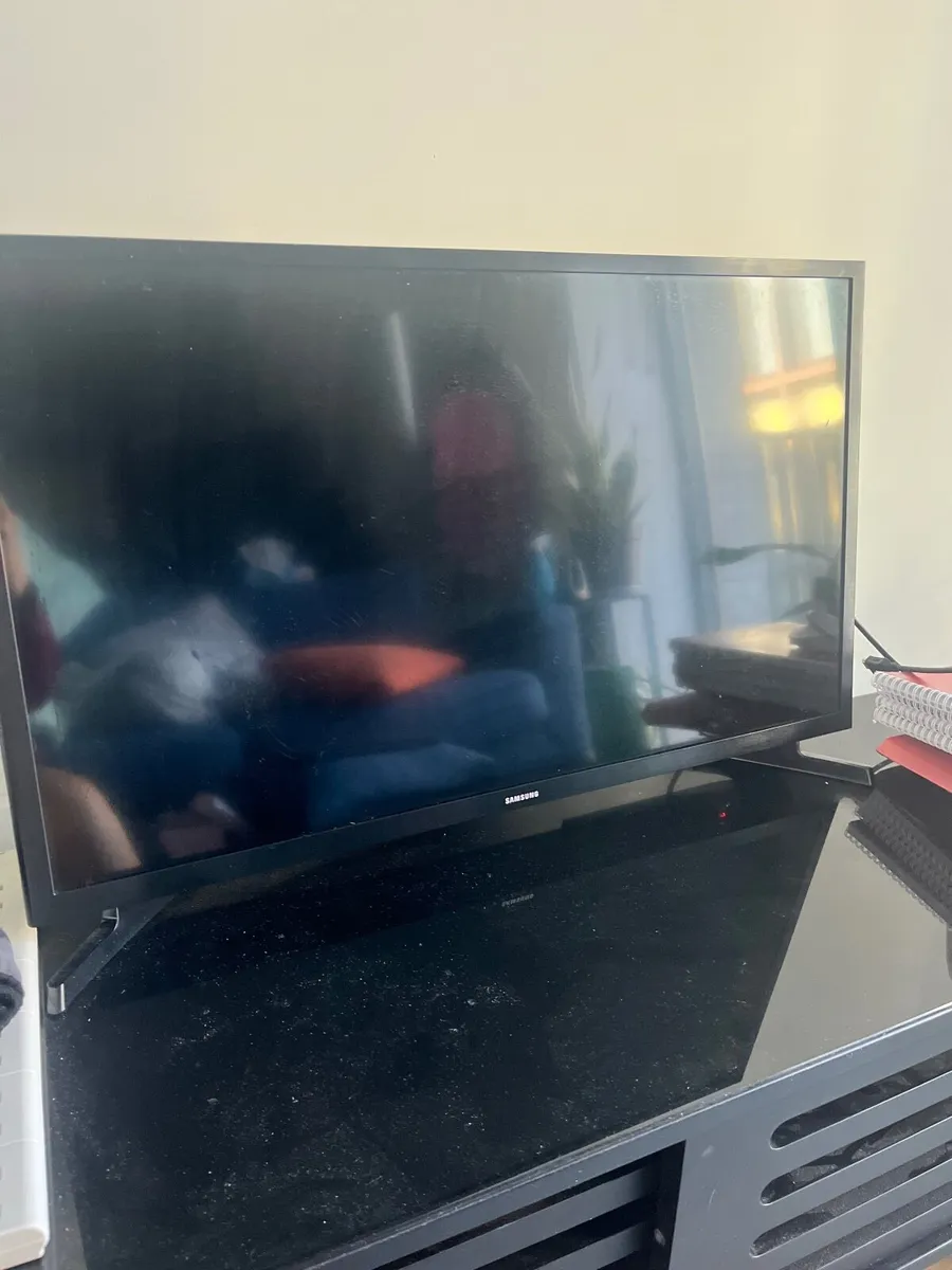 Samsung Smart Television 29 x 17 - Image 3
