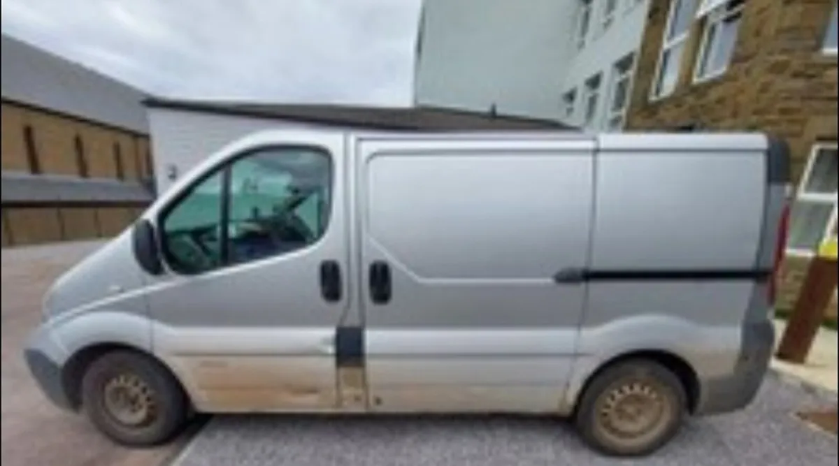 I buy all traffic vivaro and primastar vans.... - Image 2