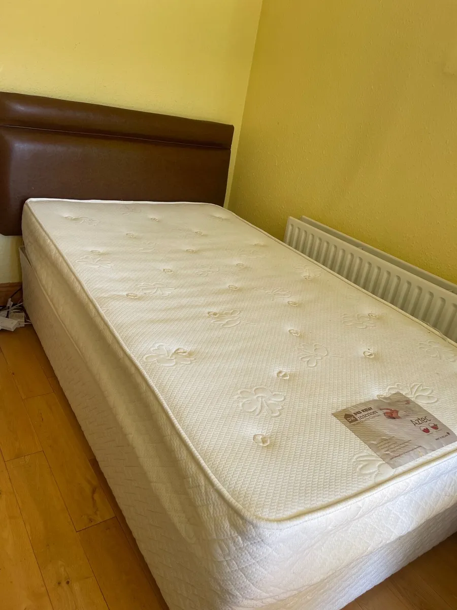 Bed - Image 1