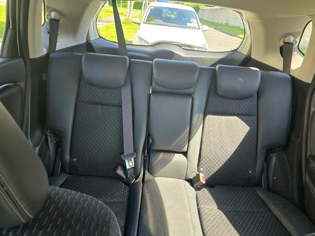 Honda Fit 2014 Hybrid Automatic| with NCT + Tax - Image 4
