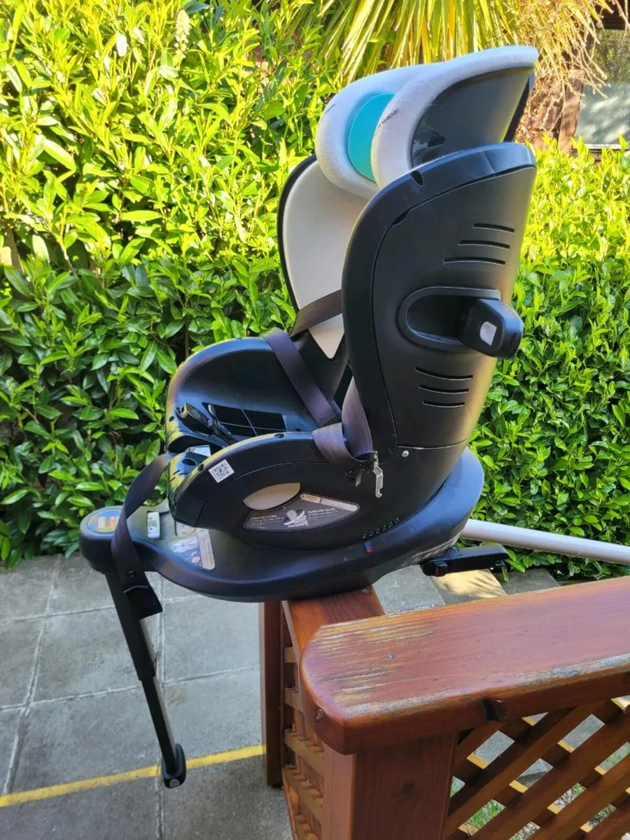 Joie i-spin 360 child car seat - Image 3