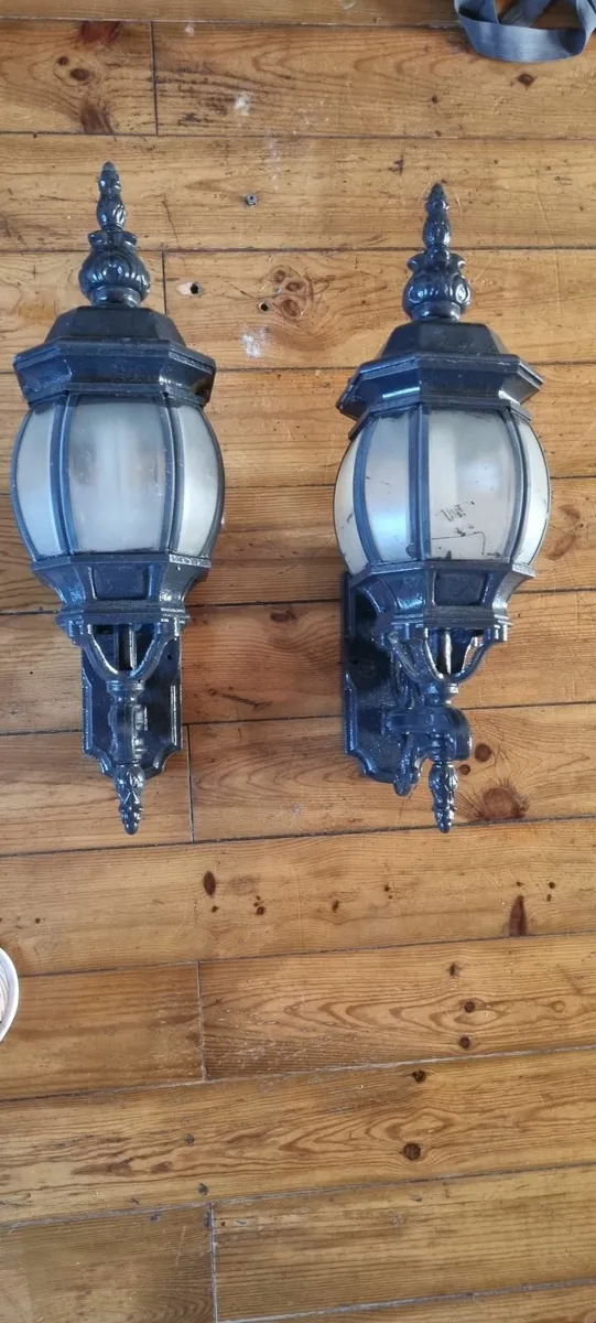 Light - Image 2