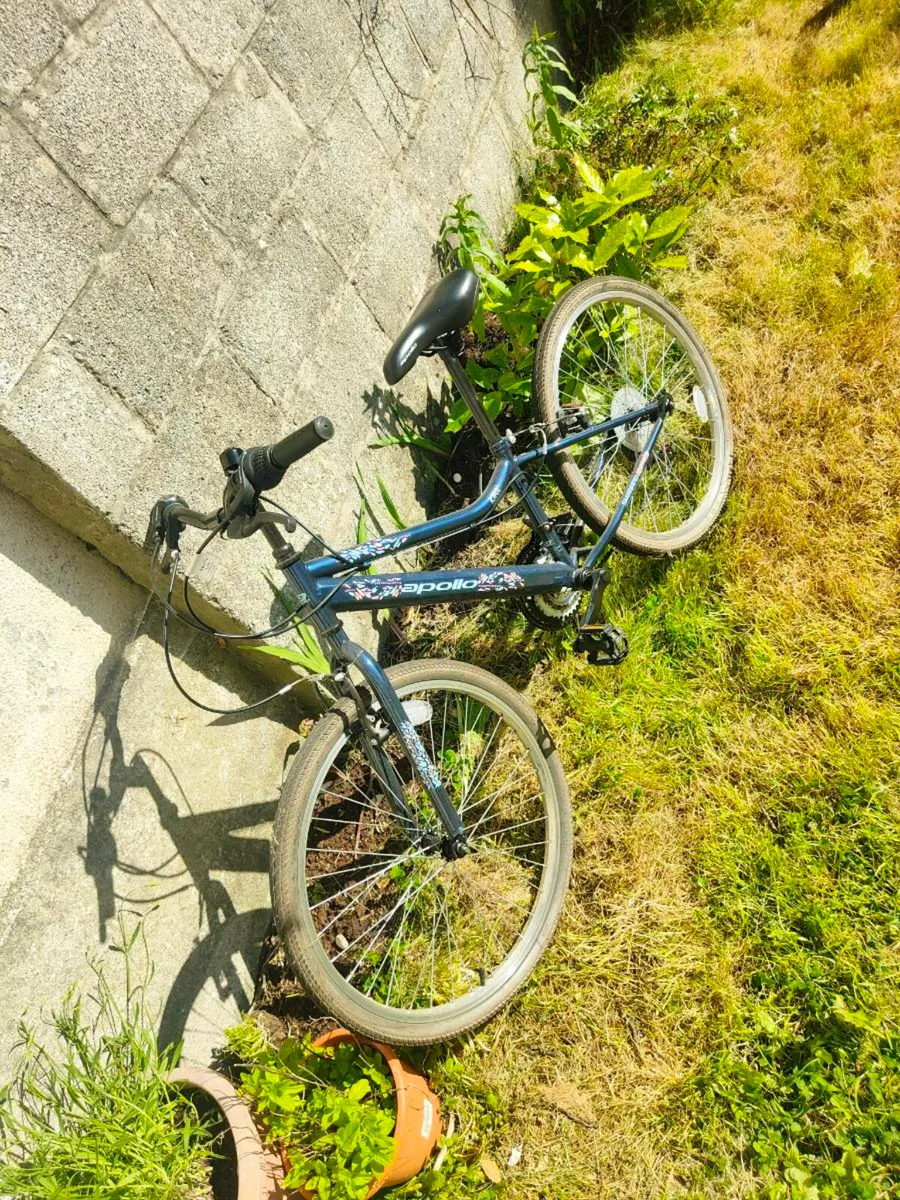 Apollo Kinx Junior Hybrid Bike - Image 3